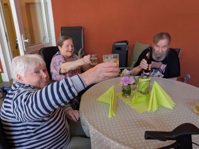 Grillabend auf der Terrasse – Bild 1